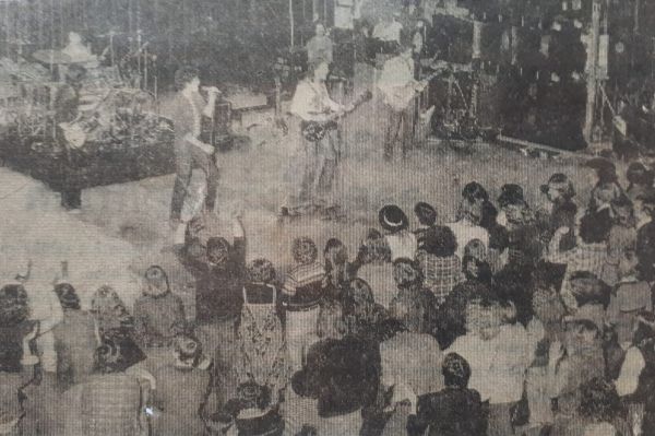 Golden Earring show picture February 1976 Winterswijk - Cultureel Centrum